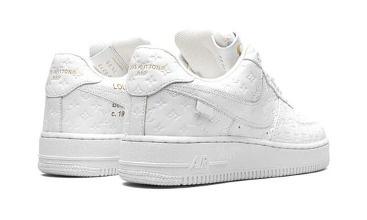 SNEAKER COLLAB